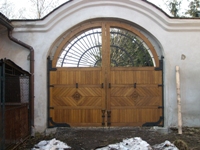 06